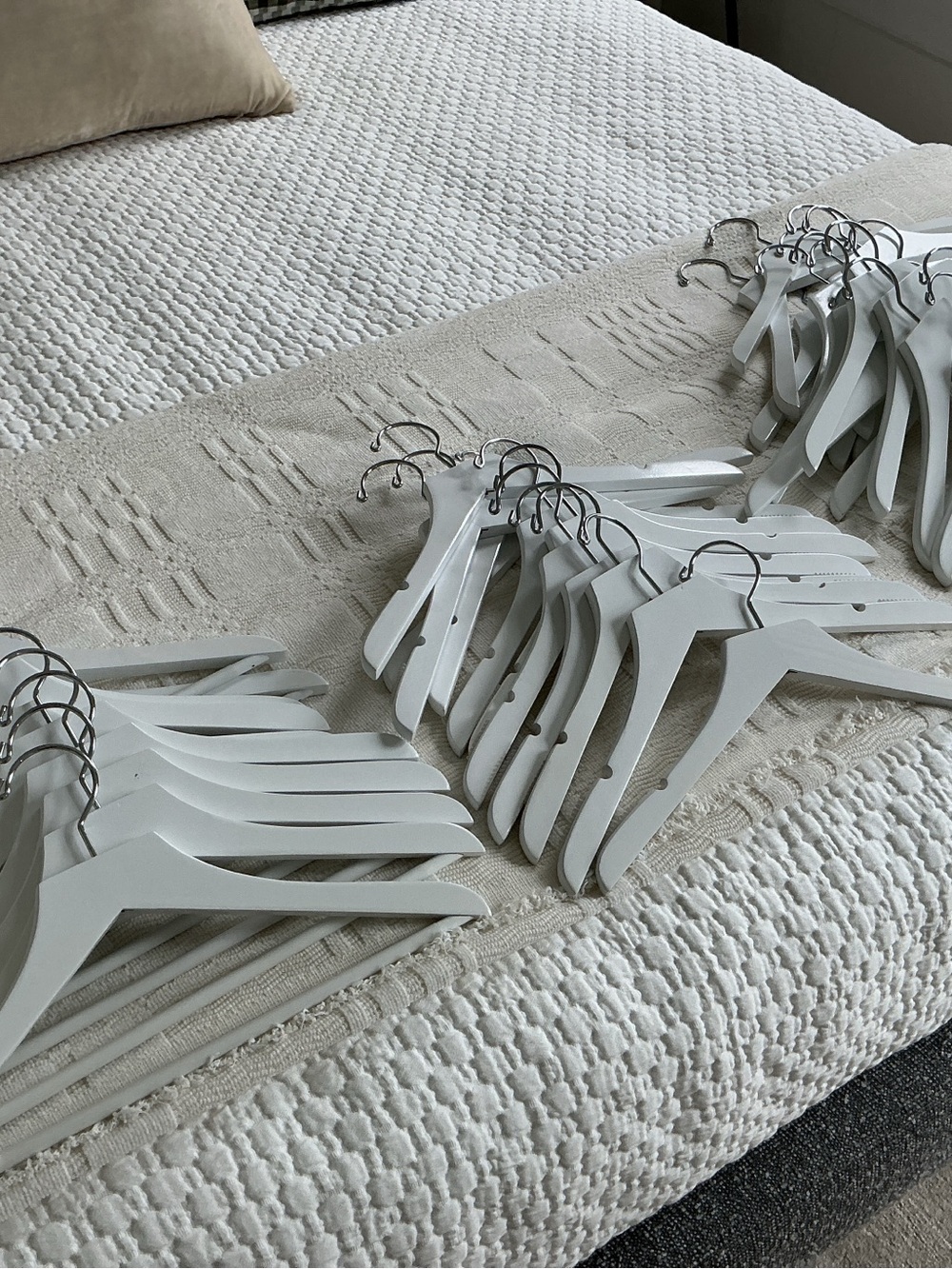 White Wooden Wall Hanger Set